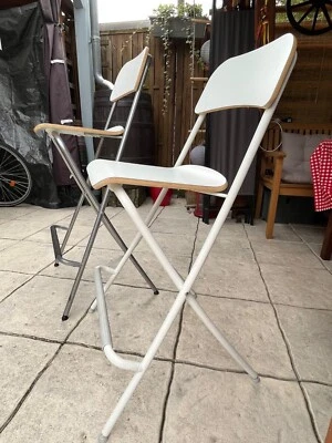 Thekenstuhl mit Lehne und Metallgestell - Bild 1 von 3