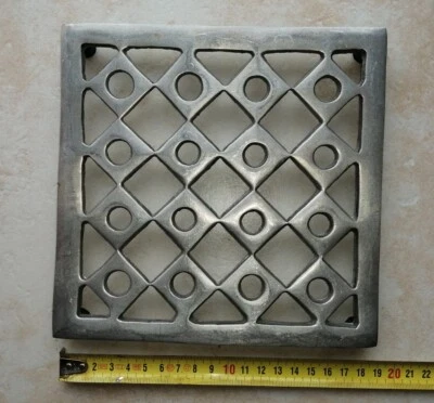 O4-  Dessous repose plat aluminium  outil cuisine ustensile décor vintage - Photo 1/3