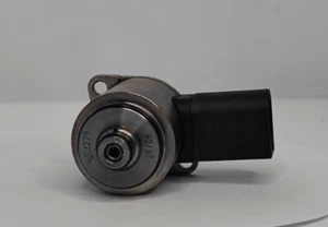 Servotronic Torque Converter 8E1998317A AUDI , VW , PORSCHE - Picture 1 of 5