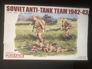 1/35 Dragon Soviet Anti-Tank Team 1942-43 #6049 (4 Figuren Bausatz) - Bild 1 von 2