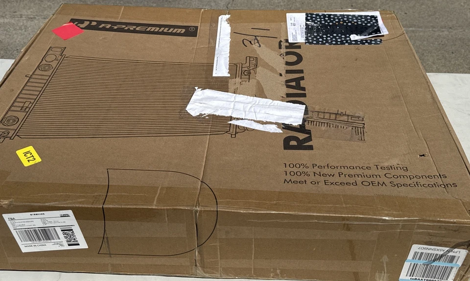 Radiador Chrysler 300 05-08, Dodge Charger 06-08, Magnum 05-08 5137692AA Foto 1 de 1