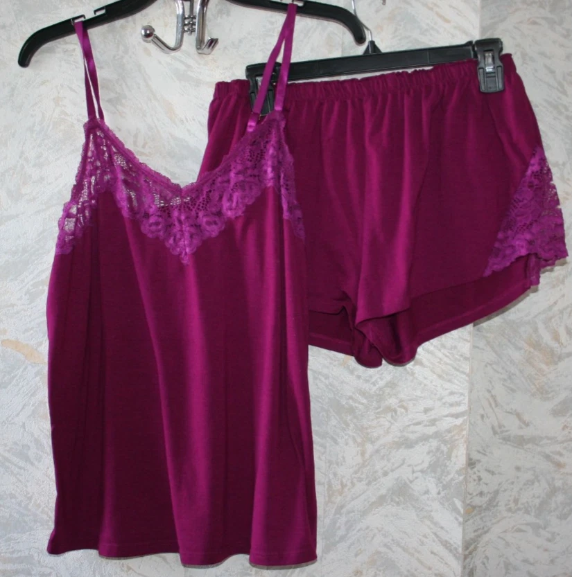 Juego de pijama Tahari 2 piezas talla grande top y corto borgoña encaje correas ajustables Foto 1 de 2