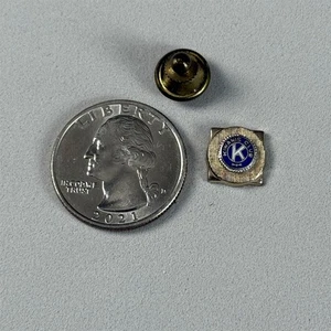 Pinback Kiwanis International Emblema Tono Dorado Marca Swank Tie Tack #56595 - Imagen 1 de 3