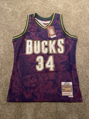 Camiseta Mitchell & Ness Ray Allen Milwaukee Bucks Año del Tigre Swingman Talla M Foto 1 de 4