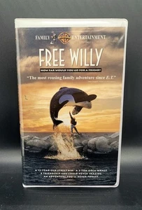 Free Willy (1993, VHS) Warner Bros - Picture 1 of 6