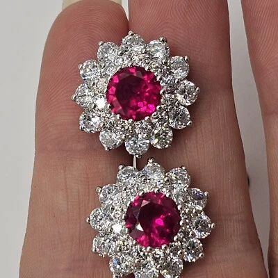 Pendientes de plata de ley 925 con halo de circonita cúbica roja y blanca rubí rosa brillante Foto 1 de 4