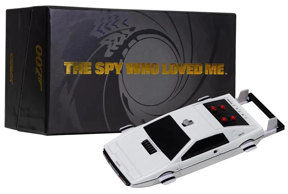 Corgi James Bond The Spy Who Loved Me Lotus Submarine 1:36 Die-Cast Car CC04514 - Image 1 of 4