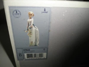 Neu im Karton ~ Lladro ~ Korb der Liebe ~ 7622 ~ Mädchen mit Blumen ~ Spanien ~ Porzellan Figur 9,5" T - Bild 1 von 18