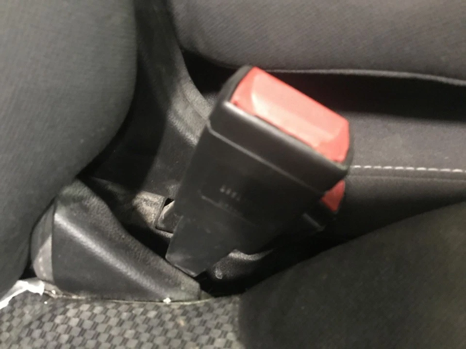 Seat Belt Front Bucket Driver Buckle Fits 15-20 ESCALADE 2523898 - Изображение 1 из 1