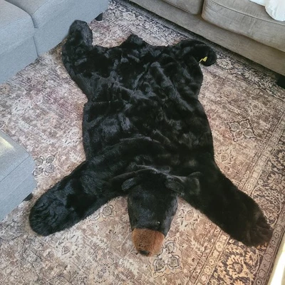 Alfombra GRANDE Piel de Oso de Felpa-Piel Sintética Peluda-Oso Gordito-Tamaño Natural 5'6"x48" Foto 1 de 4