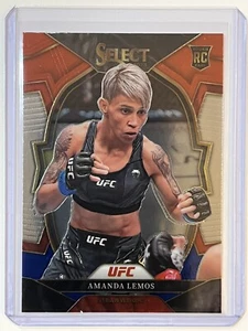 Novato Panini Select UFC AMANDA LEMOS 2023 rojo y azul #68 casi nuevo/como nuevo - Imagen 1 de 2
