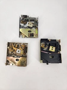3 ARCADE COIN Mechanisms Quarters 25 Cents For Parts - Picture 1 of 8