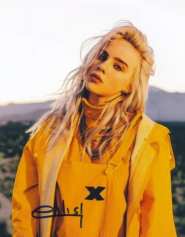 Billie Eilish-GOURGOUS!!!! Signed Photograph Cover