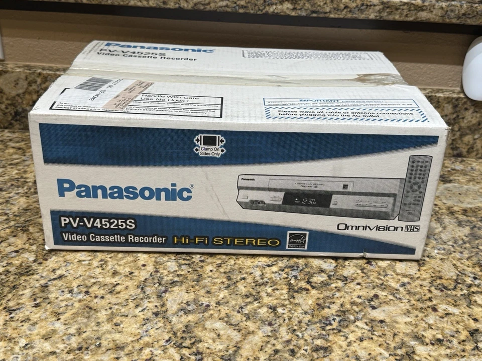 G2U Panasonic PVV4525S 4 Head HiFi Stereo VHS VCR   In Box - Image 1 of 4