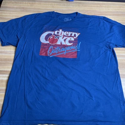 Camiseta Coca Cola Vintage Look Cherry Coke Outrageous Talla 2XL Azul Foto 1 de 3