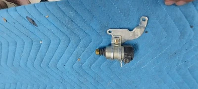 1970 CUDA CHARGER SUPER BIRD 440 NOS IDLE SOLENOID & BRACKET 1114447 SUPER BEE Foto 1 de 4