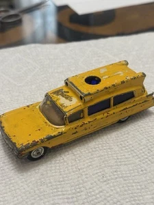 Corgi Toys #437 Ambulanza Superior su Telaio Cadillac - Originale Vintage - Foto 1 di 8