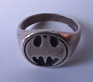 DE COLECCIÓN AÑOS 90 DC COMICS TALLA 11 PLATA 925 GRUESO ANILLO BATMAN BRUCE WAYNE SEÑAL DE BAT - Imagen 1 de 5