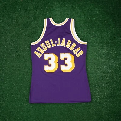 Camiseta deportiva auténtica para hombre Kareem Abdul-Jabbar LA Lakers NBA Mitchell & Ness púrpura Foto 1 de 4