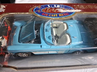 1957 Chevrolet Corvette Road Legends modelo 1:18 carro fundido metal azul e branco  - Imagem 1 de 4