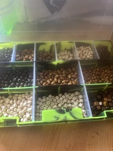 Lote de cuentas de madera de varios tamaños y formas - Imagen 1 de 7