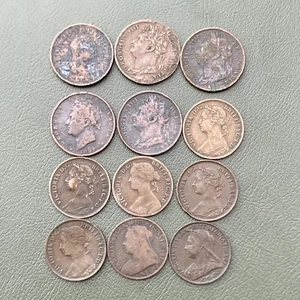 George III - Victoria Farthing Coins (12) IV 1826 1893 1827 1822 1901 Lot 261010 - Picture 1 of 12