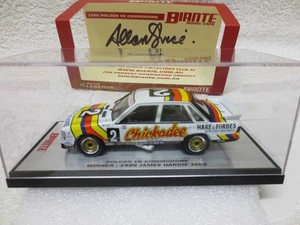 1986 BATHURST WINNER GRICE & BAILEY SIGNED VK COMMODORE CHICKADEE 1:43 SCALE - Picture 1 of 6