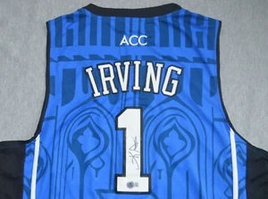 Camiseta deportiva firmada autografiada por Kyrie Irving Beckett certificado de autenticidad Mavericks Duke Blue Devils - Imagen 1 de 9