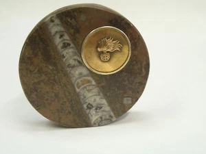 Ammonite Fossile con Fiamma Arma dei Carabinieri - fermacarte - soprammobile - - Picture 1 of 9