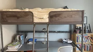 Bunk bed with desk -single bed - Picture 1 of 5