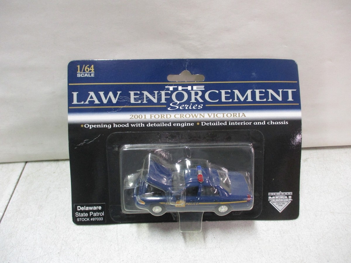 SPECCAST　パトカー　１９台セット Amazon.com: Aoshima Bunka Kyozai Co. Mobile Police Patlabor