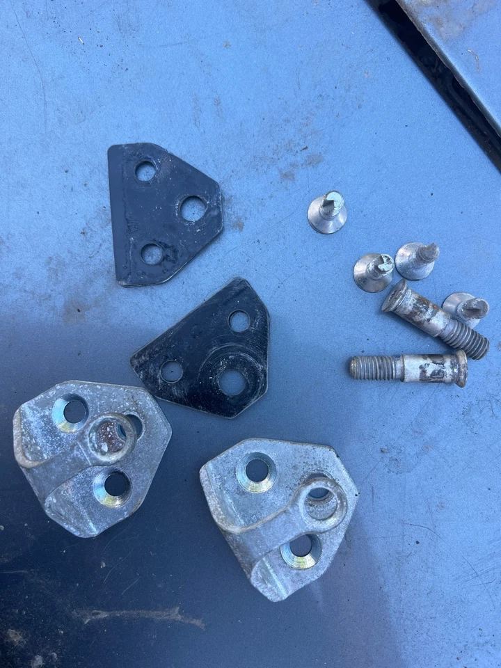 MUY BONITO USADO ORIGINAL GENUINO PORSCHE 928 PESTILLO PUERTA STRIKER CARCASA NLA Foto 1 de 1