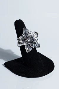 Flower Stretch Ring Ornate Design Silver Tone. New - Picture 1 of 5