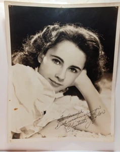 Vintage Original Autographed Elizabeth 8 x 10 Photo Best Wishes Always JRR26 - Picture 1 of 4