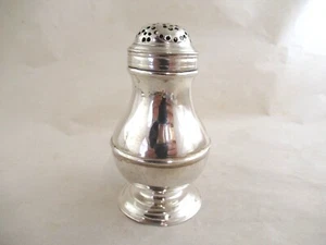 Antique Solid Silver 18th.century  BUN PEPPER  Hallmarked:-LONDON 1733 - Picture 1 of 8