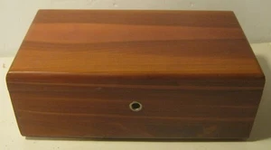 LANE Mini Cedar Chest HAVERTY FURNITURE COMPANY Columbia South Carolina NO KEY ! - Bild 1 von 10