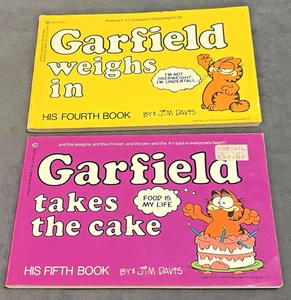Vintage Pair of 2 Garfield Books, #4 & 5, 1982 Comics Takes the Cake/Weighs In - Picture 1 of 11