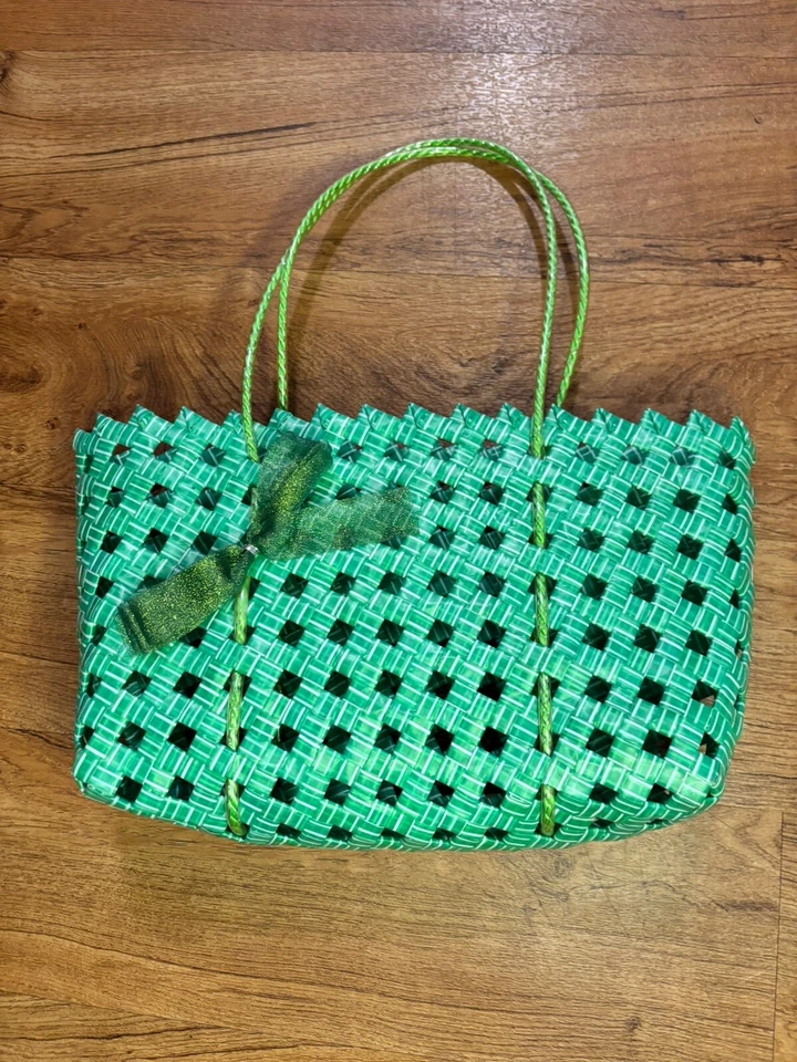 Bolso de mano tejido hecho a mano para mujer Foto 1 de 4