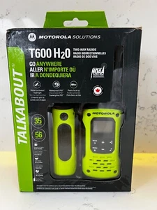 2 x Motorola T600 H2O Licence Free two way radios 35 mile range - Picture 1 of 2