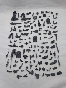 Menge (50+) Warhammer 40k und Fantasy Teile und Stücke - Bild 1 von 7