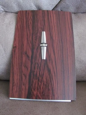 Camaro 1969 nueva placa de consola delantera con herrajes y emblema nuevo bonito Foto 1 de 4