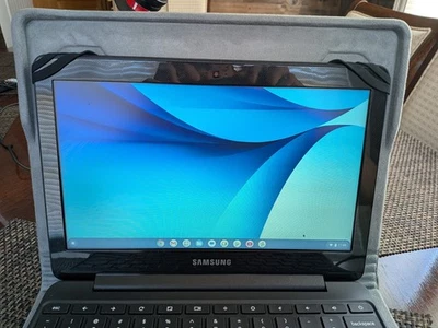 Samsung Chromebook XE500C13 - K04US 4GB - Black (WITH CASE & CHARGER) - Image 1 of 4