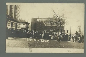 Perú INDIANA RPPC 1913 LÍNEA DE PAN Caridad Víctimas de inundaciones Hambre HISTORIA SOCIAL - Imagen 1 de 3
