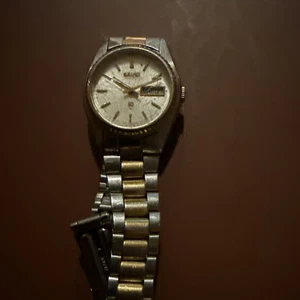 Womens Seiko 8523-0059 Quartz Gold Tone Watch AS IS for Parts orRepair Scratched - Picture 1 of 4