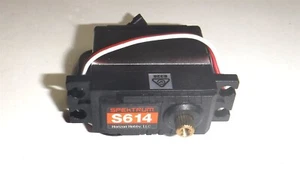 AXIAL SCX10 III Base Camp 1982 Chevy Servo Spektrum S614 - Picture 1 of 3