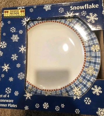 Debbie Mumm Copo de Nieve Juego de 4 Platos de Cena Suma La Palabra Navidad Foto 1 de 2