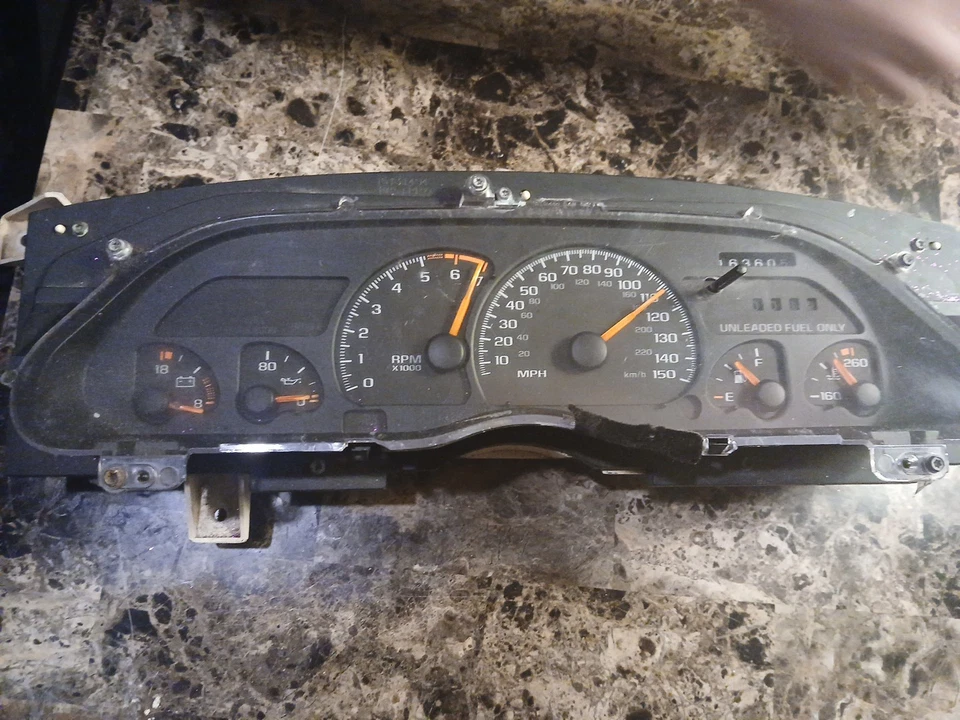 Chevrolet Camaro Z28 Speedometer Gauge Cluster Fits 1993 1994 1995 1996 - Image 1 of 4
