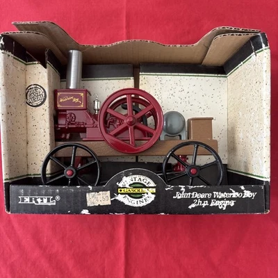 John Deere Waterloo Boy 1/8 Ertl Foto 1 de 4