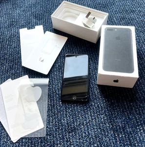 Apple iPhone 7 Plus 32GB Black Unlocked Box Set Mobile Phone - Picture 1 of 13