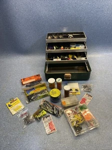 Vintage UMCO 133 Fishing Tackle Box Fly Lures Meps Worm Weights Bait - Picture 1 of 24